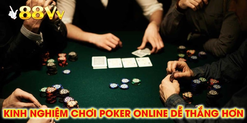 Cận cảnh một bàn chơi poker online tại 88vv – thể hiện rõ biểu cảm và hành động của người chơi.